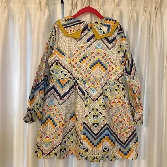 Retro-Geo print toddler‎ girl dress with flounce sleeve detail and scallop skirt - Picture 2 of 4